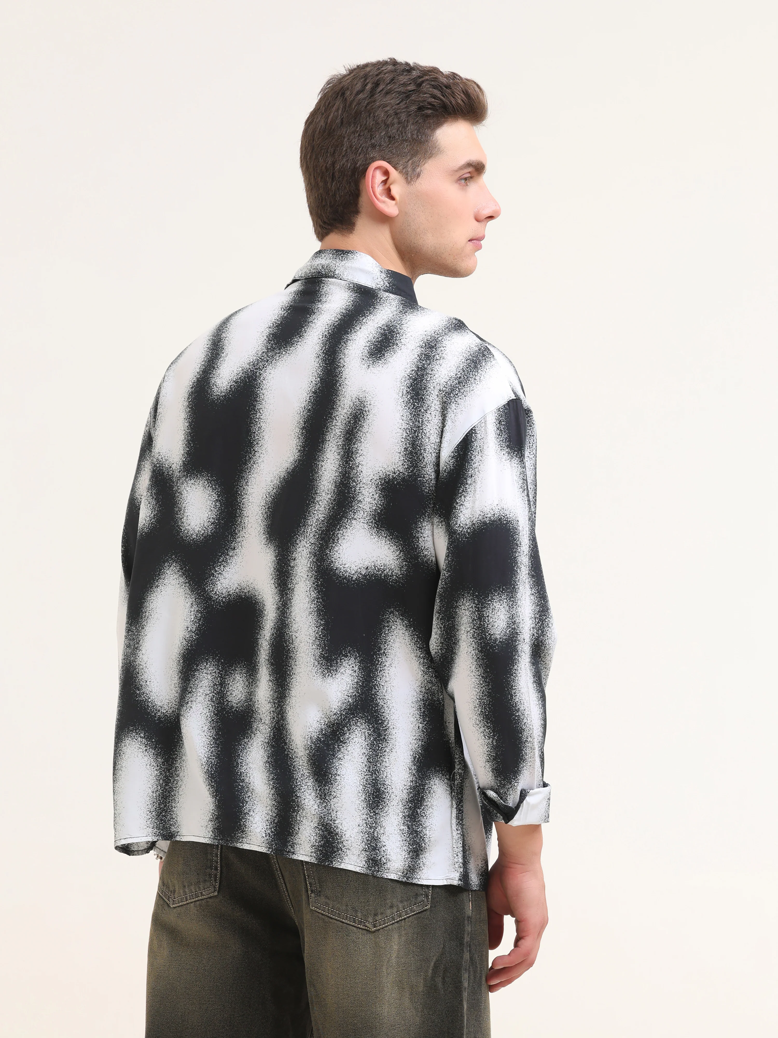 Tezee Baggy Printed Shirt- Black - Image 4