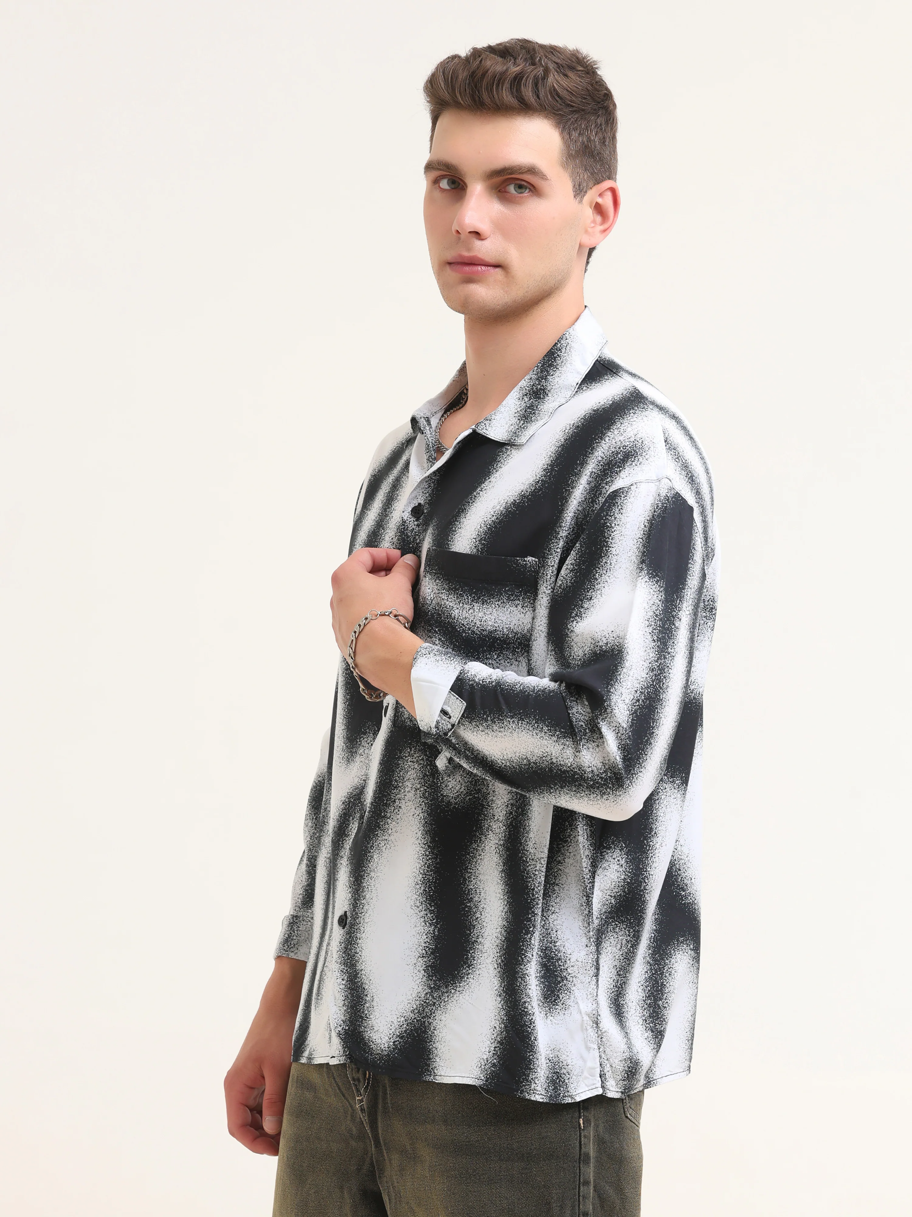 Tezee Baggy Printed Shirt- Black - Image 5