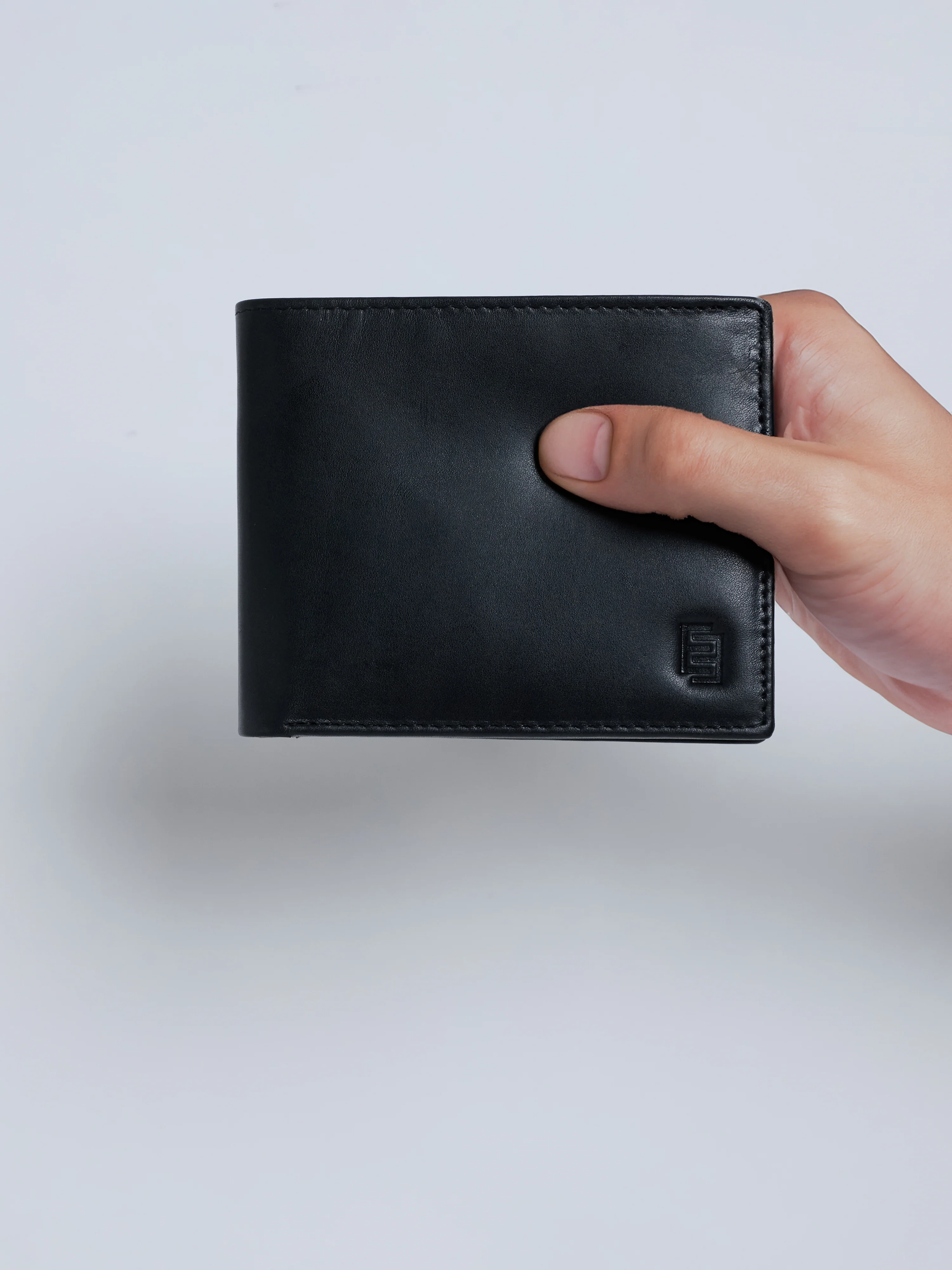 Arctic-5 - Vertical Leather ID Wallet - Black - Image 4