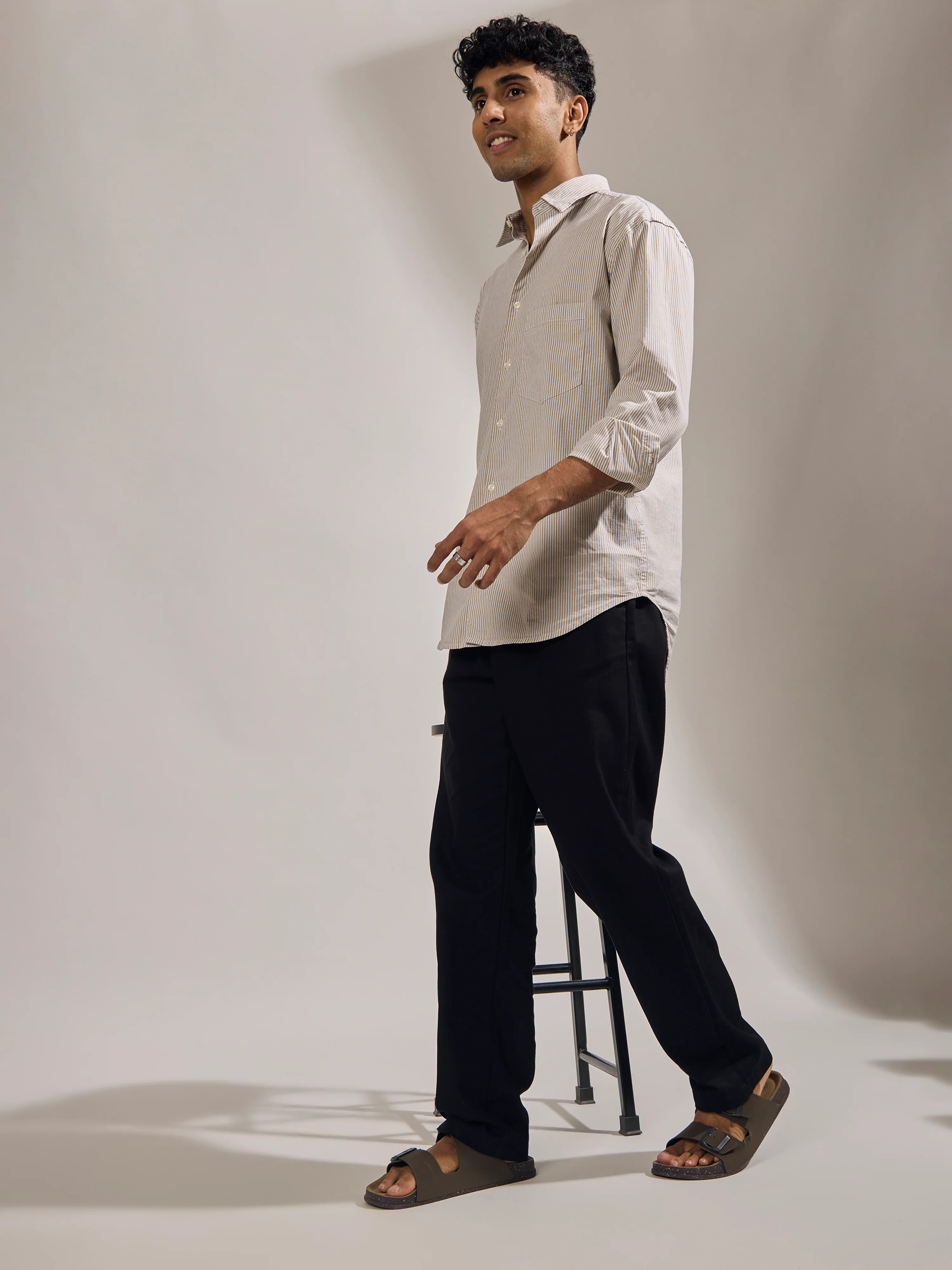 Gwynetha - Loose Fit Linen Joggers - Black - Image 3