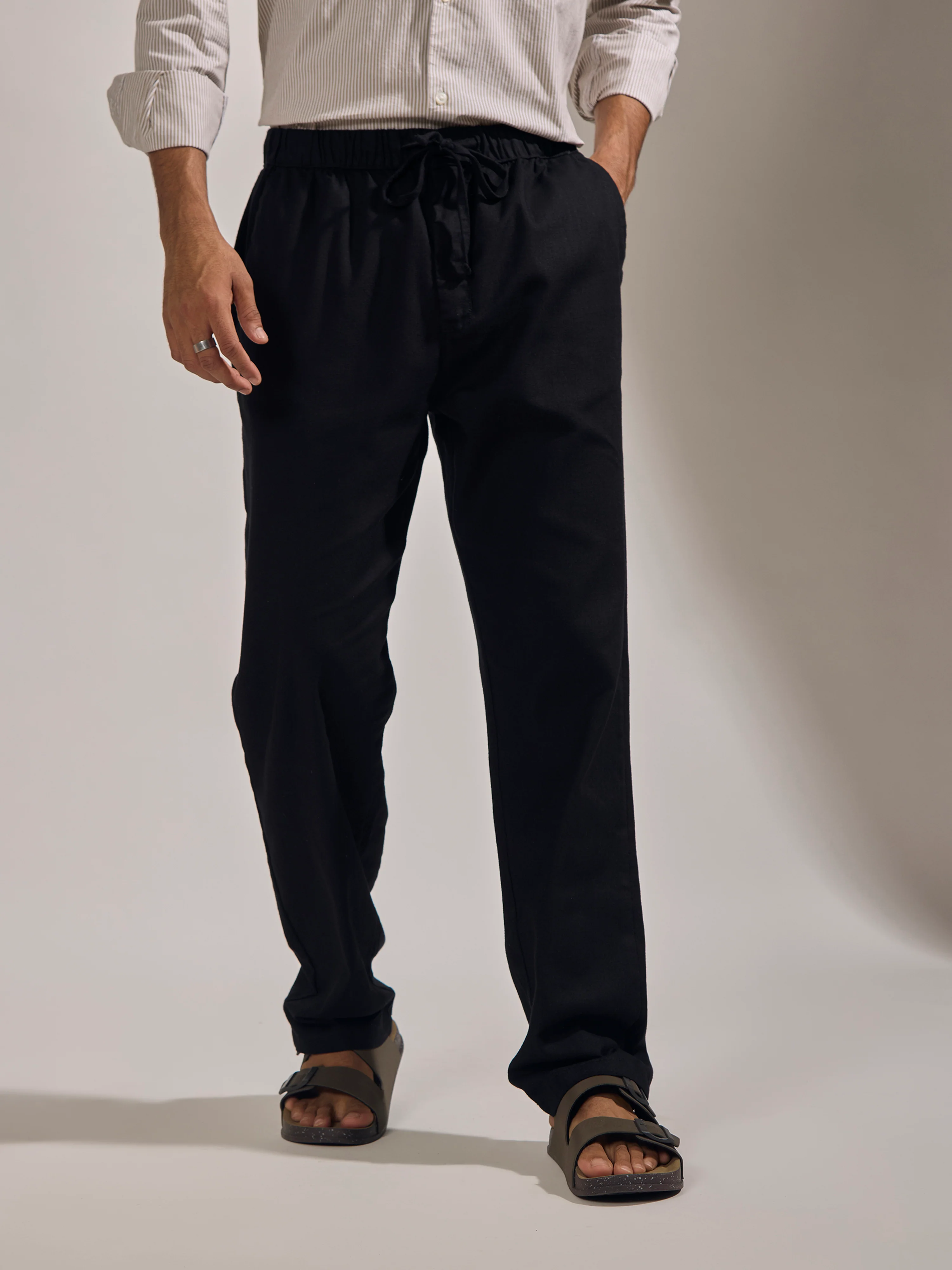 Gwynetha - Loose Fit Linen Joggers - Black - Image 4