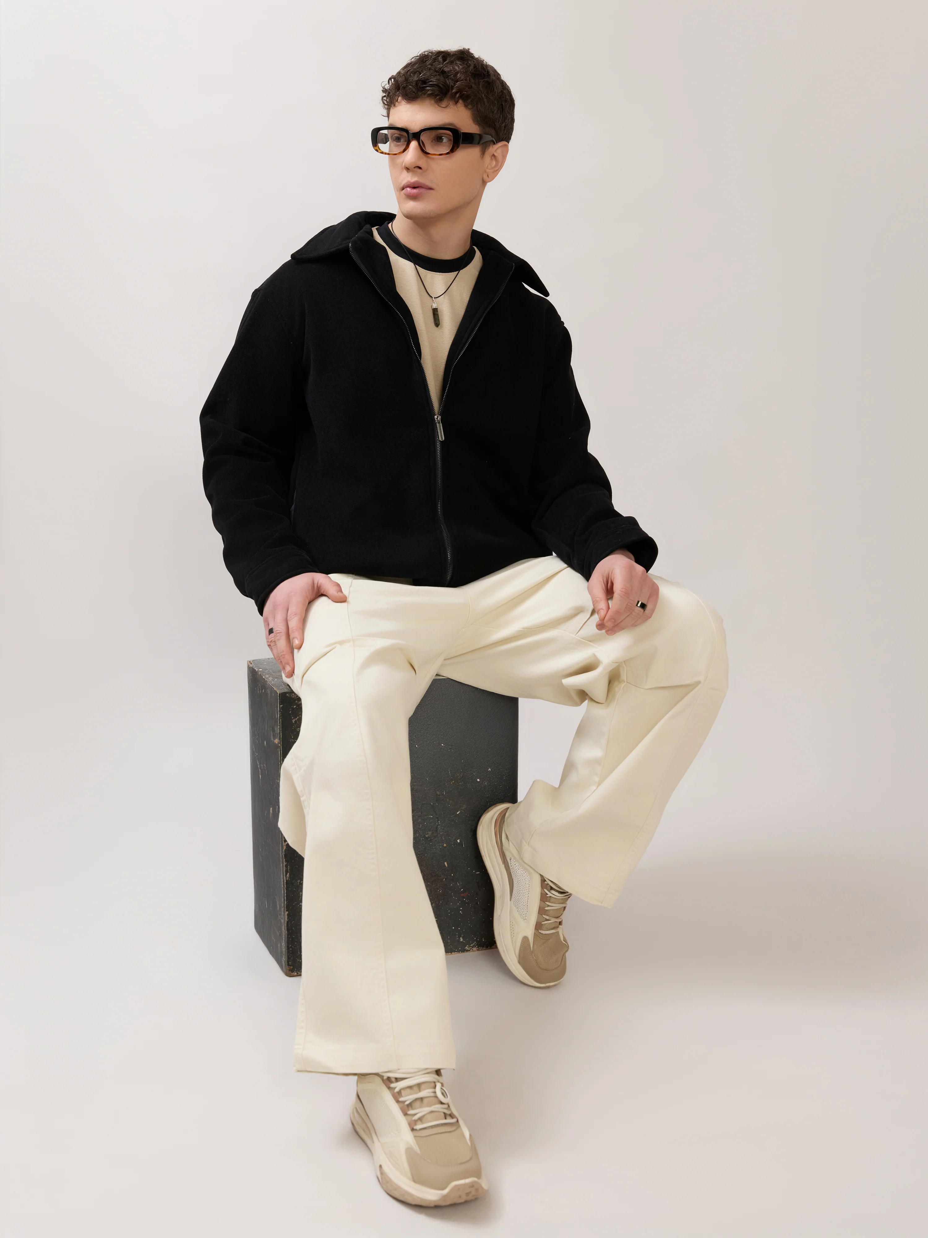 Petal - Relaxed Zip Jacket - Black - Image 2
