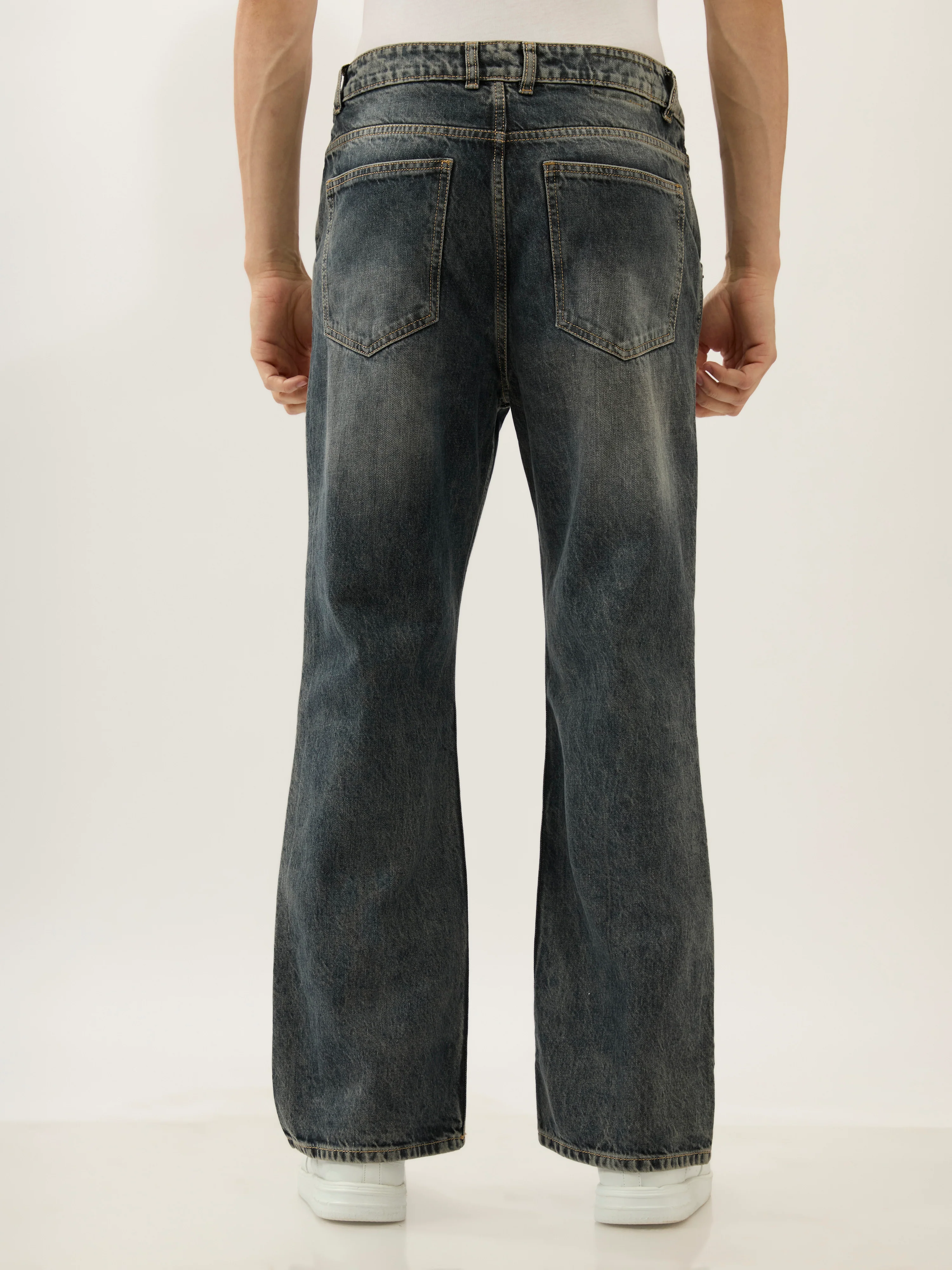 Retro - Flared Jeans - Stained Black - Image 5