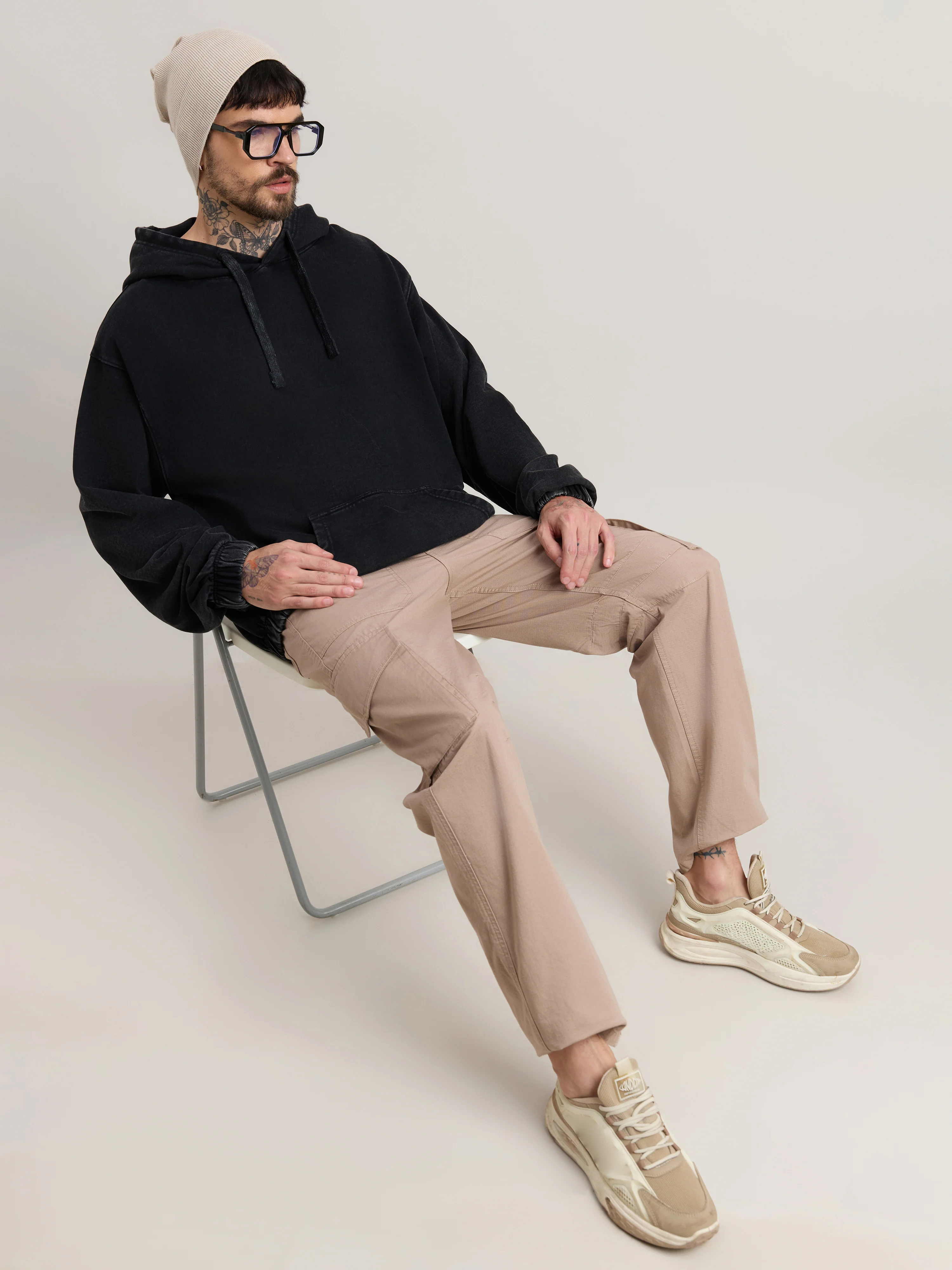 Solvyn - Relaxed Fit Hoodies - Faded Black - Image 2
