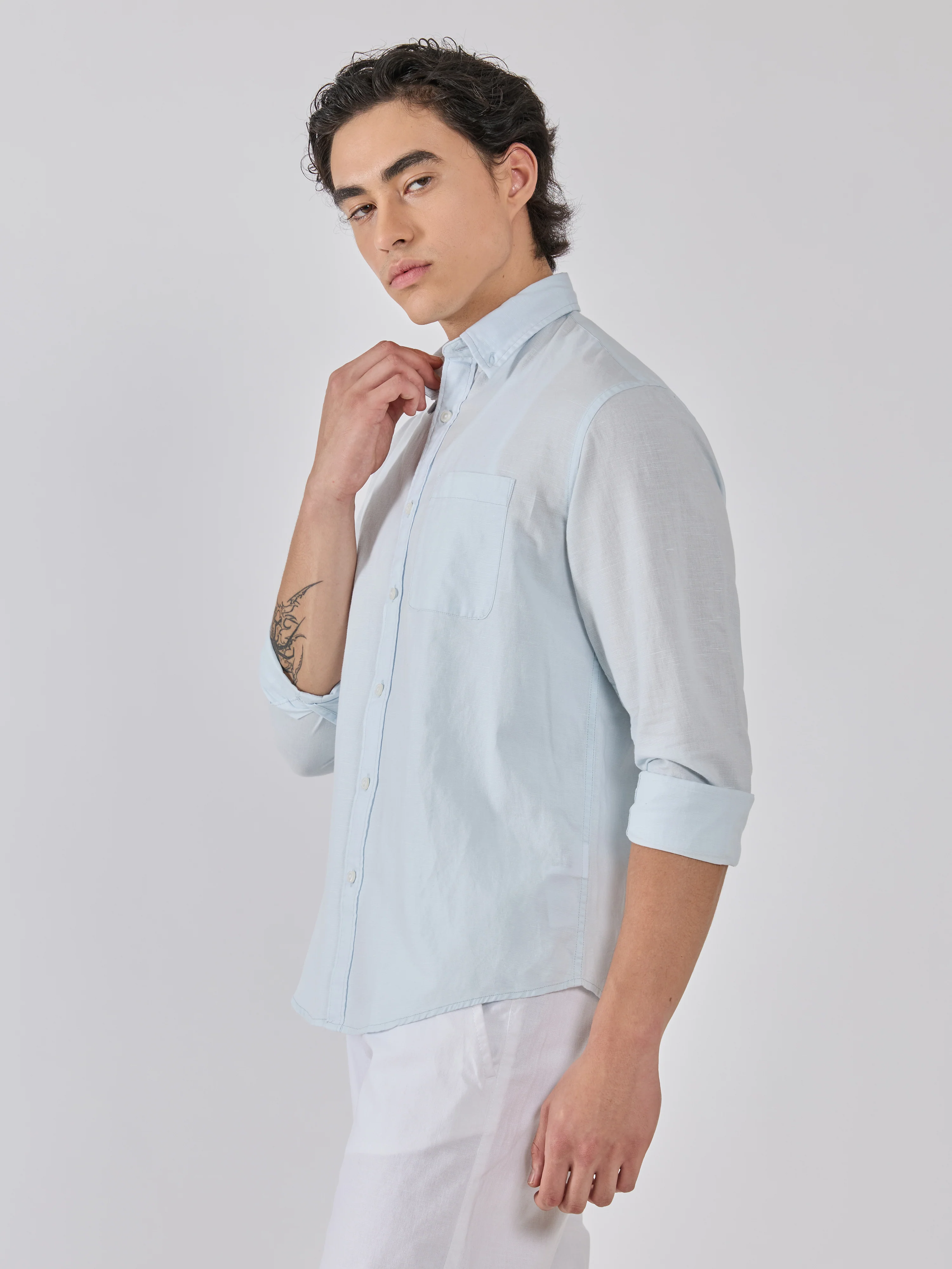 Taloko - Relaxed Linen Shirt - Light Blue - Image 4