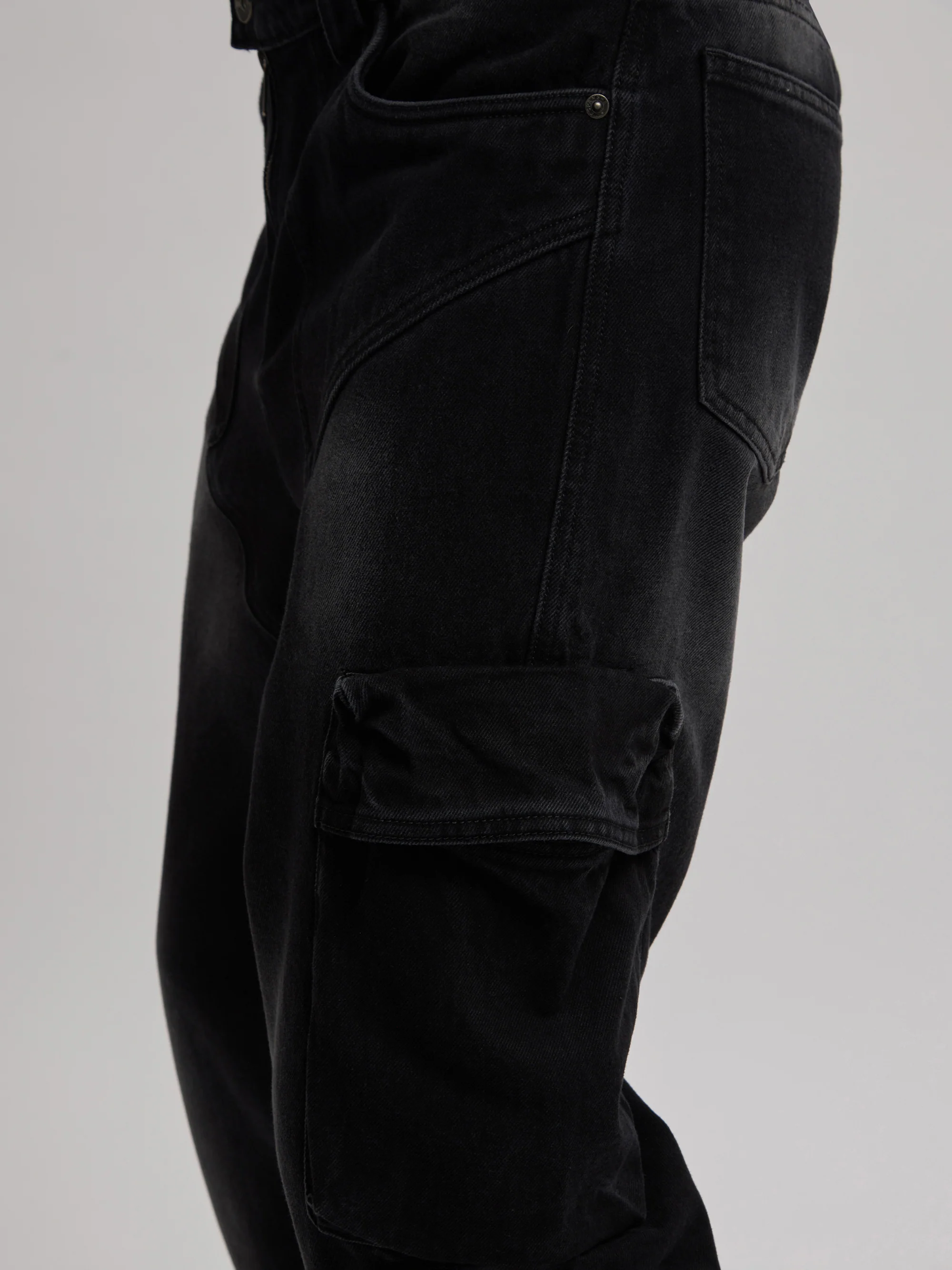 Vinnie - Cargo Jeans - Black - Image 5