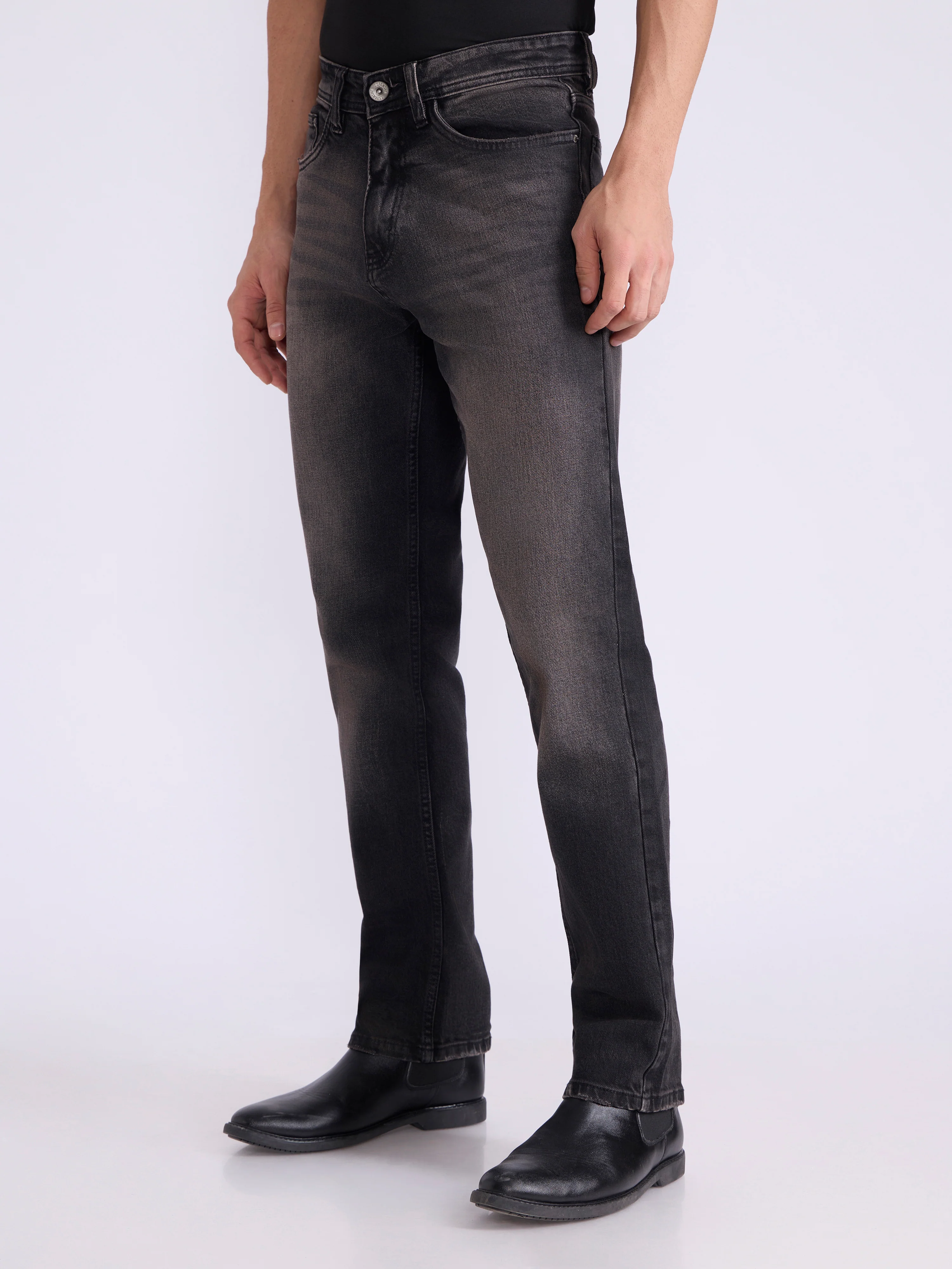 Yulia - Straight Fit Jeans - Black Shade